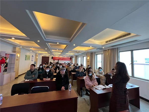 收獲滿滿！業(yè)盛堂開展“智慧父母指導(dǎo)孩子未來”家庭教育講座