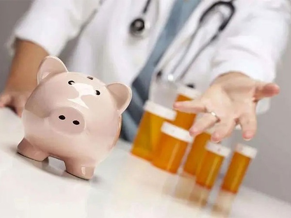 衛(wèi)健委鼓勵醫(yī)護兼職創(chuàng)業(yè)，不是讓你去擺攤、送外賣！要和醫(yī)療相關(guān)！醫(yī)生兼職到底能干啥？